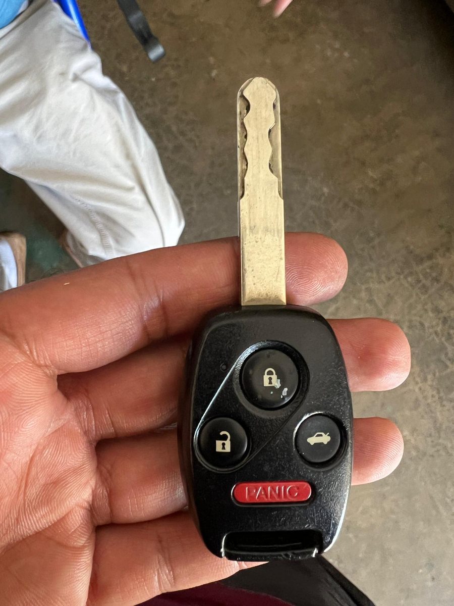 Honda remote-head car key cut and programmed